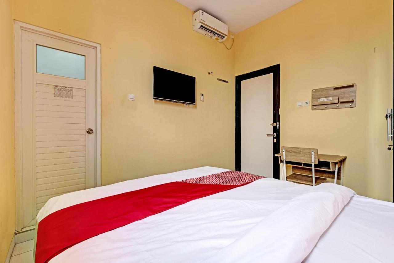 Oyo 91532 Malioboro Guesthouse Yogyakarta Esterno foto